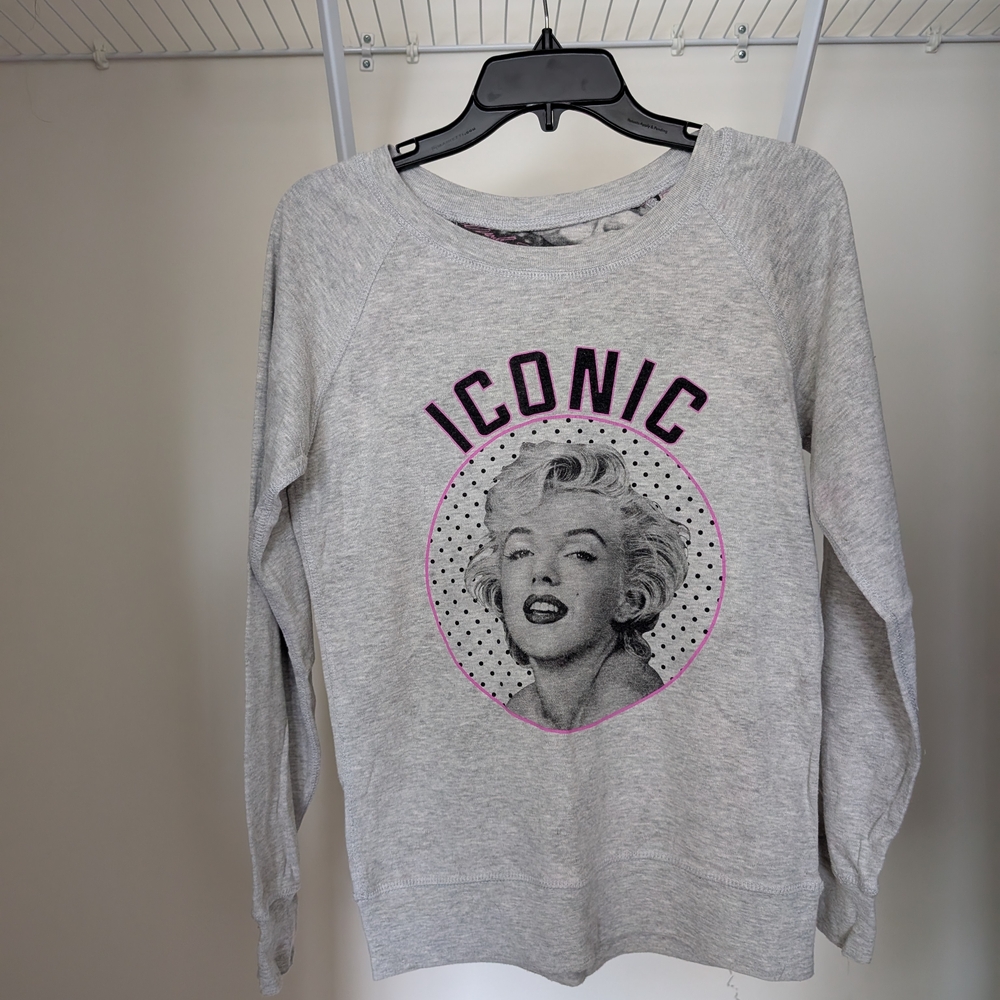 Reversible Gray Iconic Sweatshirt with Marilyn Monroe Graphic Design